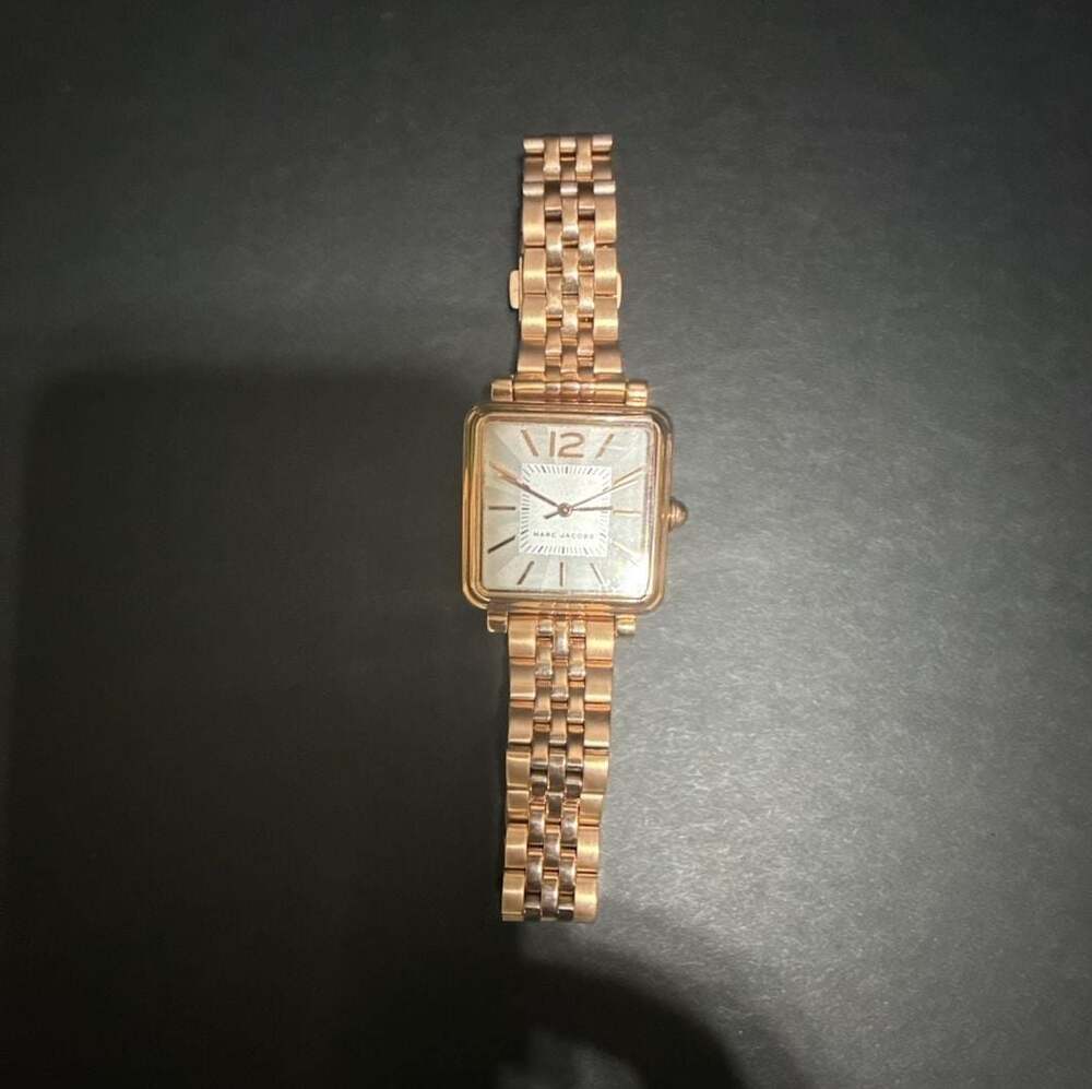Marc Jacobs Vic Women's Rose Gold-Tone Stainless Steel Rectangular Watch MJ3514